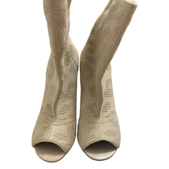 Charles (Charles David) peep toe mesh high heel bootie 7.5
NWOT - Picture 3 of 7